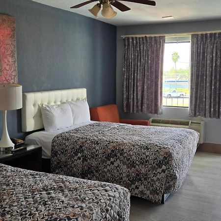 Deluxe Inn Airport McAllen Esterno foto