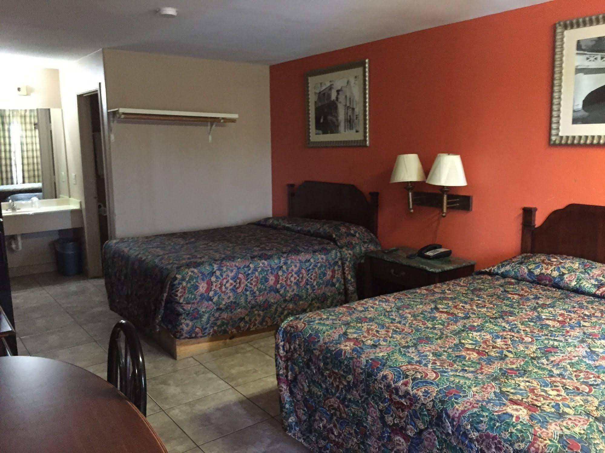 Deluxe Inn Airport McAllen Esterno foto